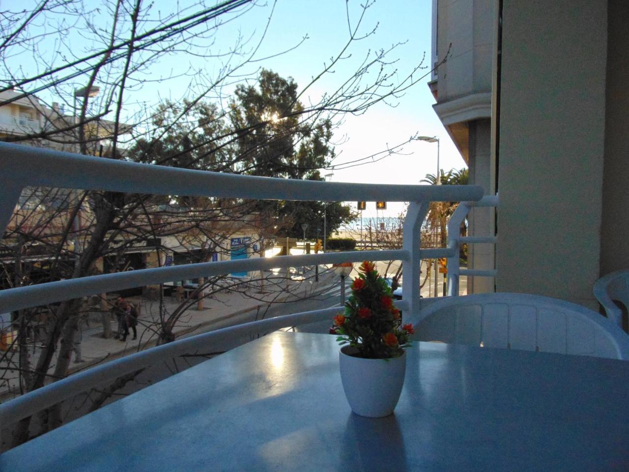 Apartaments Voramar Cambrils Exterior foto